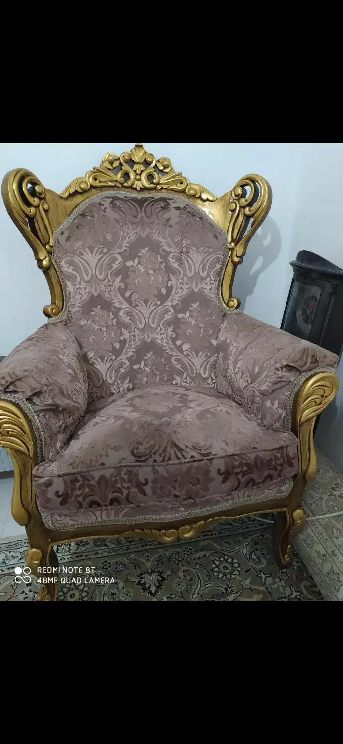 مبل تک نفره سلطنتی دو عدد سالم دوتاش یک تومن|مبلمان خانگی و میز عسلی|تربتحیدریه, کلاته توکلی|دیوار