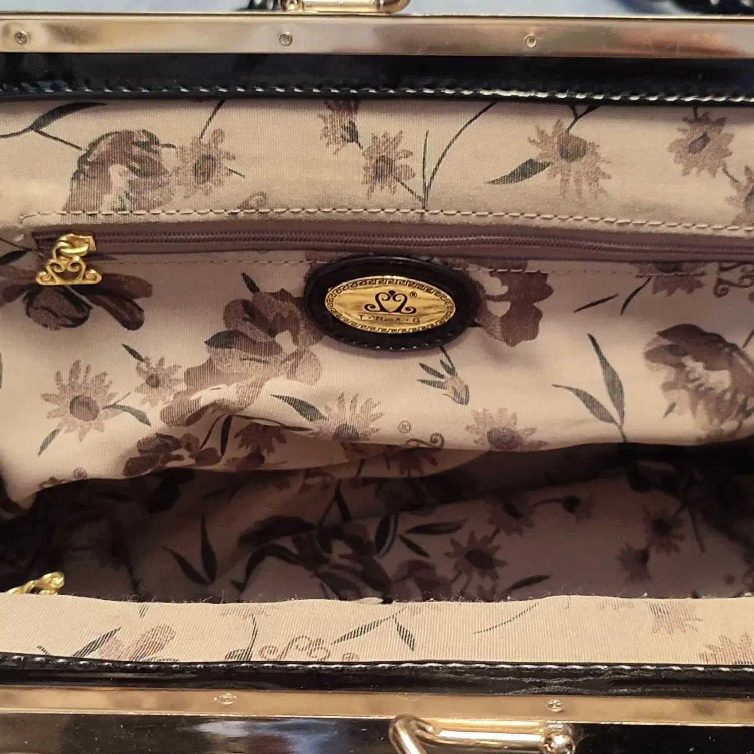 کیف خارجی در حد نو|کیف، کفش، کمربند|ملایر, |دیوار