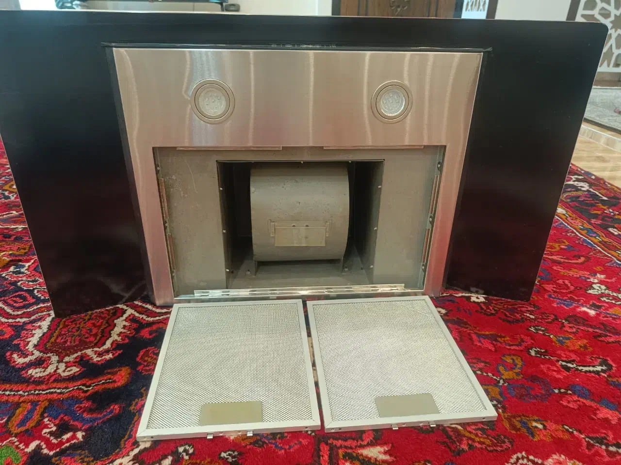 هود در حد نو|هود|تبریز, |دیوار