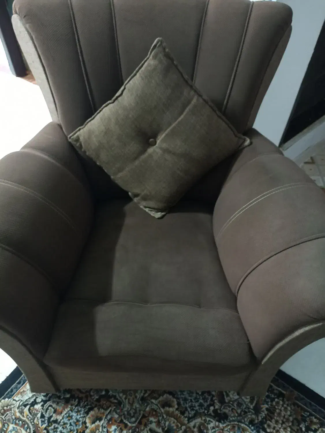 مبل 7 نفره رنگ قهوه ای تیره|مبلمان خانگی و میز عسلی|رشت, امین الضرب|دیوار