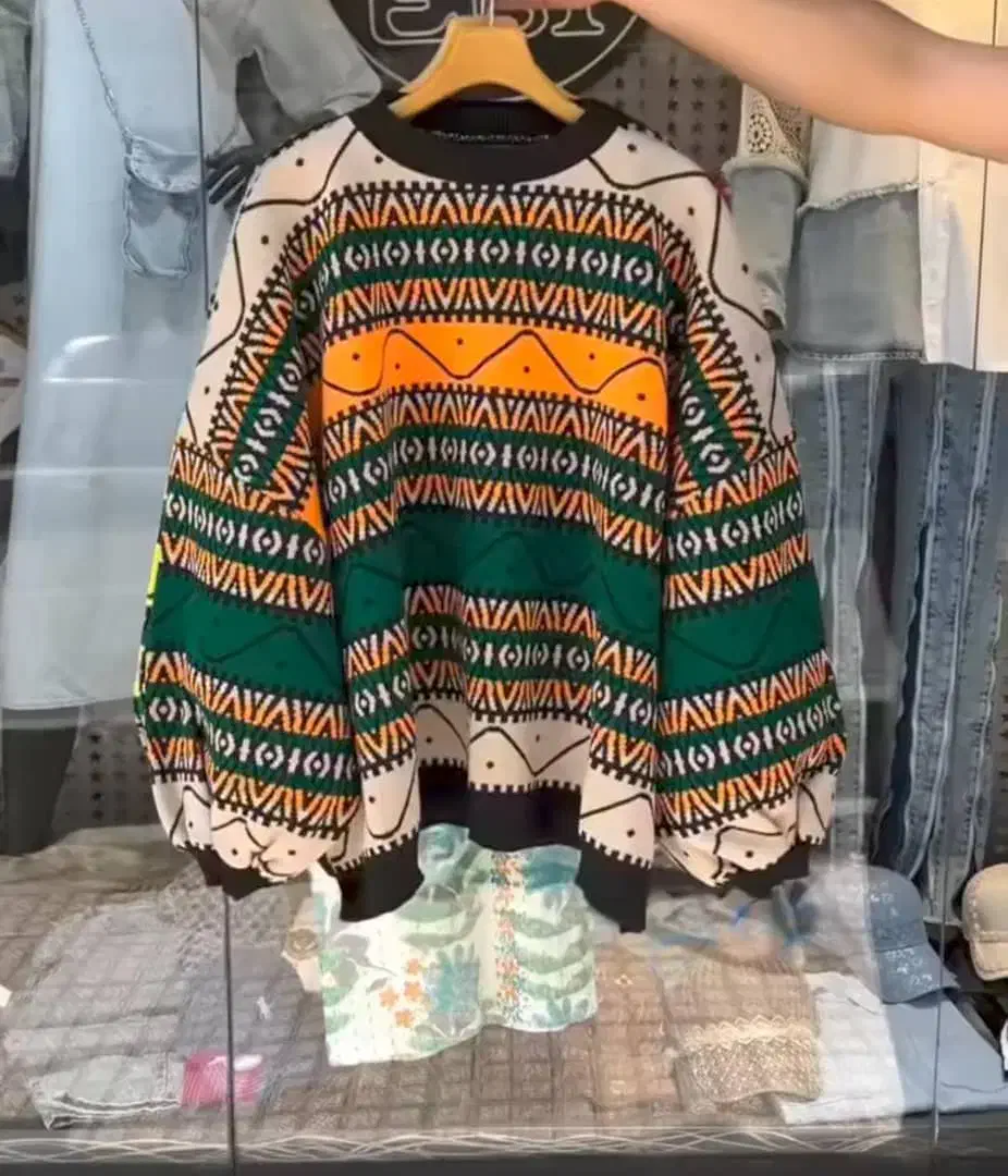 بافت سرخ پوستی|لباس|نجف‌آباد, قلعه سفید|دیوار