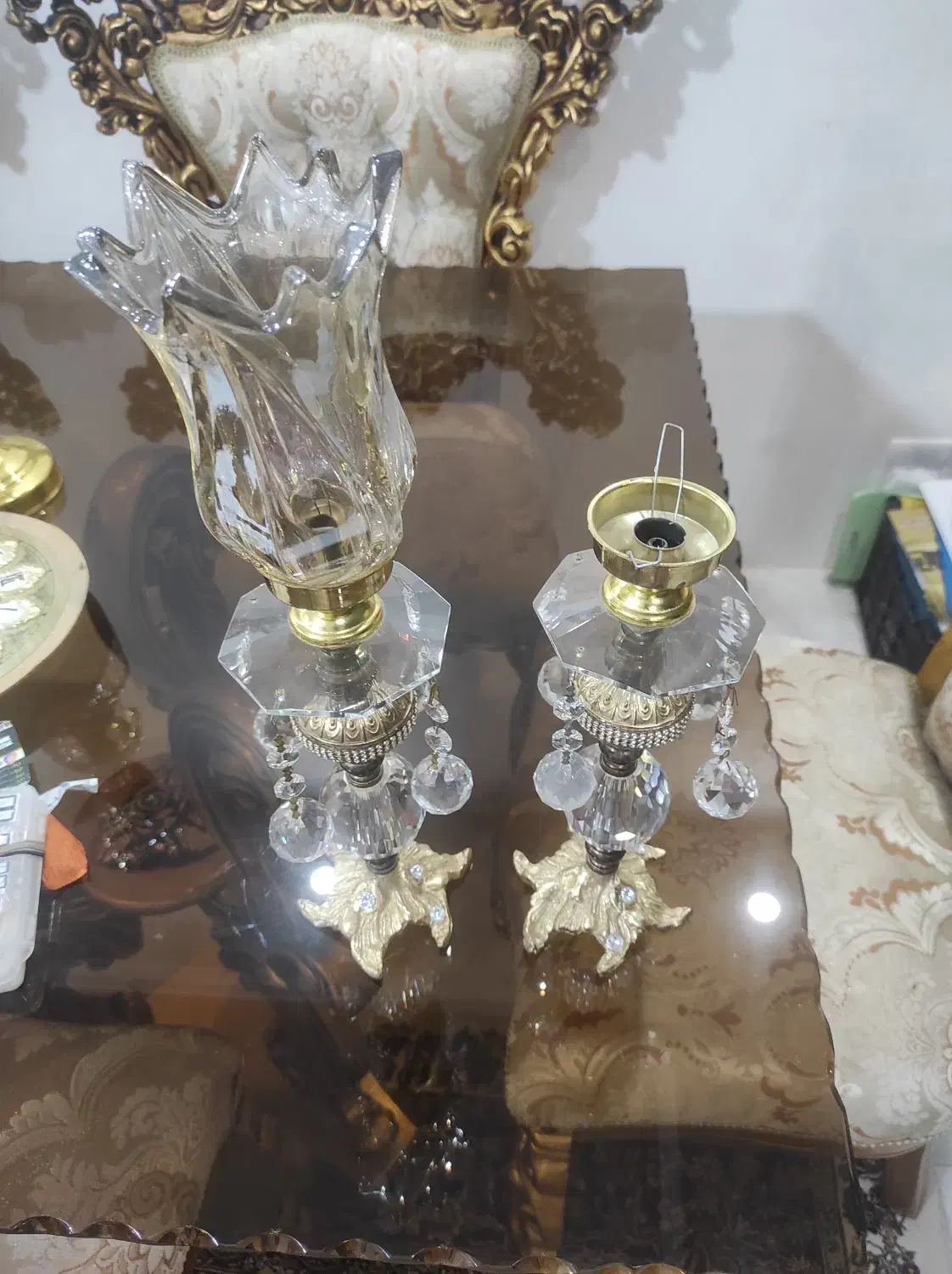 یک جفت چراغ خواب یکی از شیشه های شکسته|چراغ خواب و آباژور|پاکدشت, پاکدشت (مامازند)|دیوار