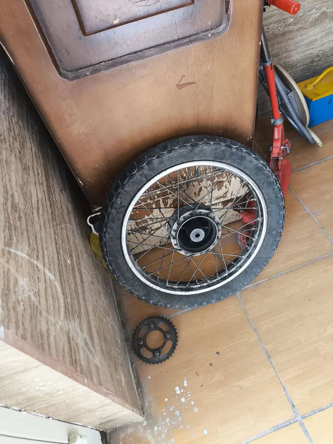 تایر دوچرخه|دوچرخه، اسکیت، اسکوتر|دوگنبدان, |دیوار