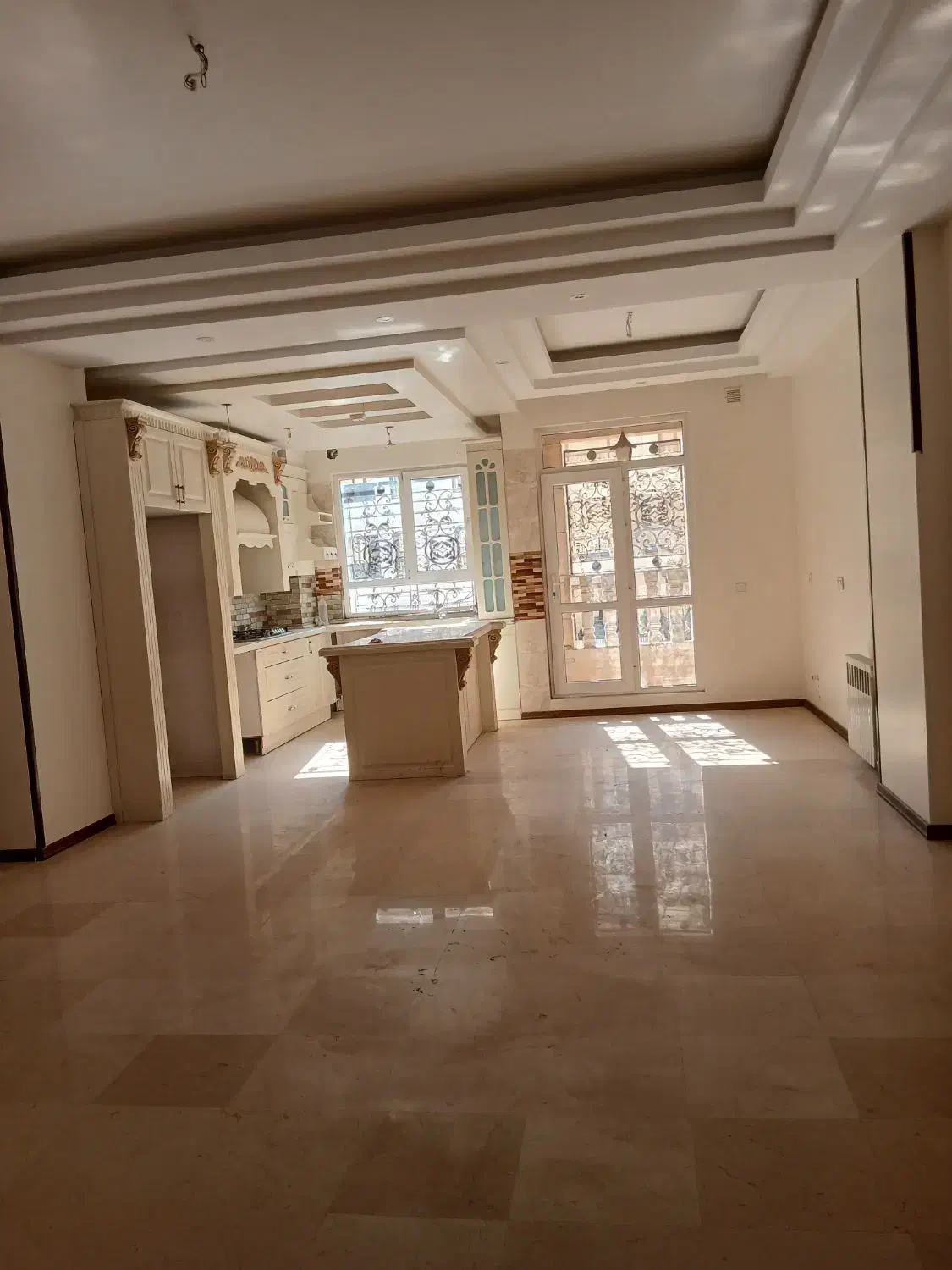 ۷۰متر۲خ فردوس غرب بهارجنوبی هایپراستار