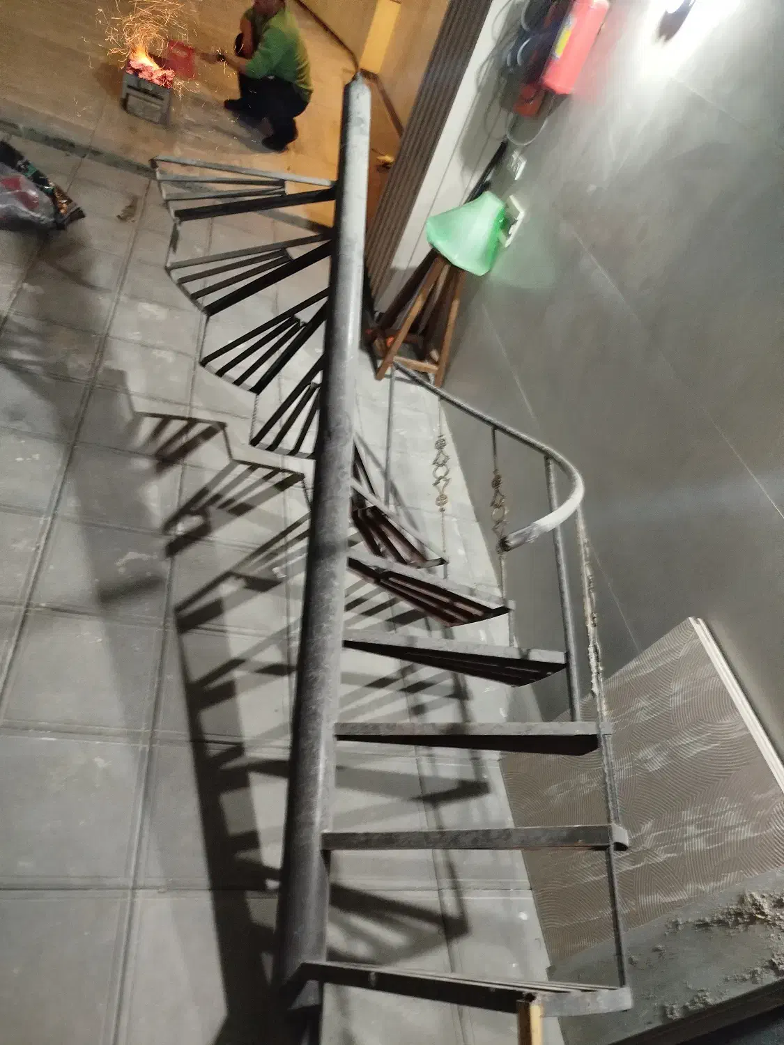 پله گرد|مصالح و تجهیزات ساختمان|اندیشه, اندیشه فاز ۳|دیوار