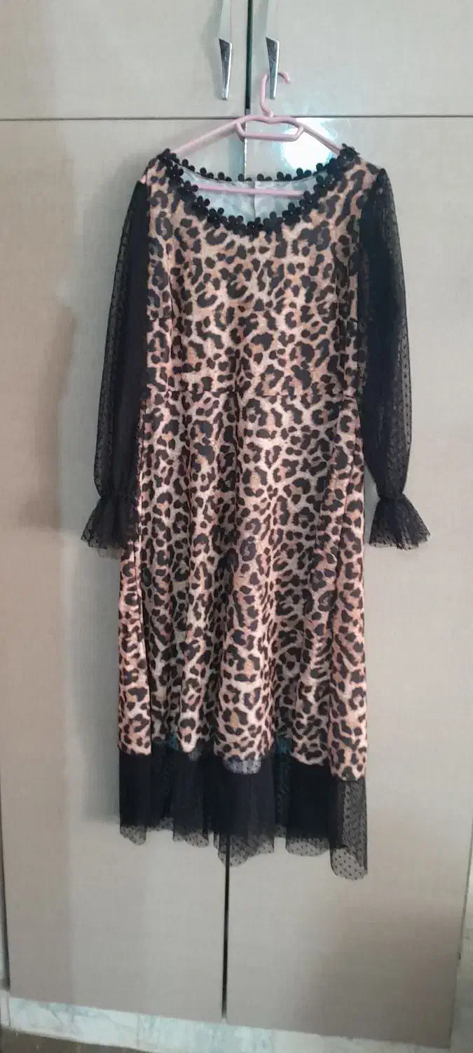 دو عدد پیراهن نو نو میباشد|لباس|نجف‌آباد, یزدانشهر|دیوار