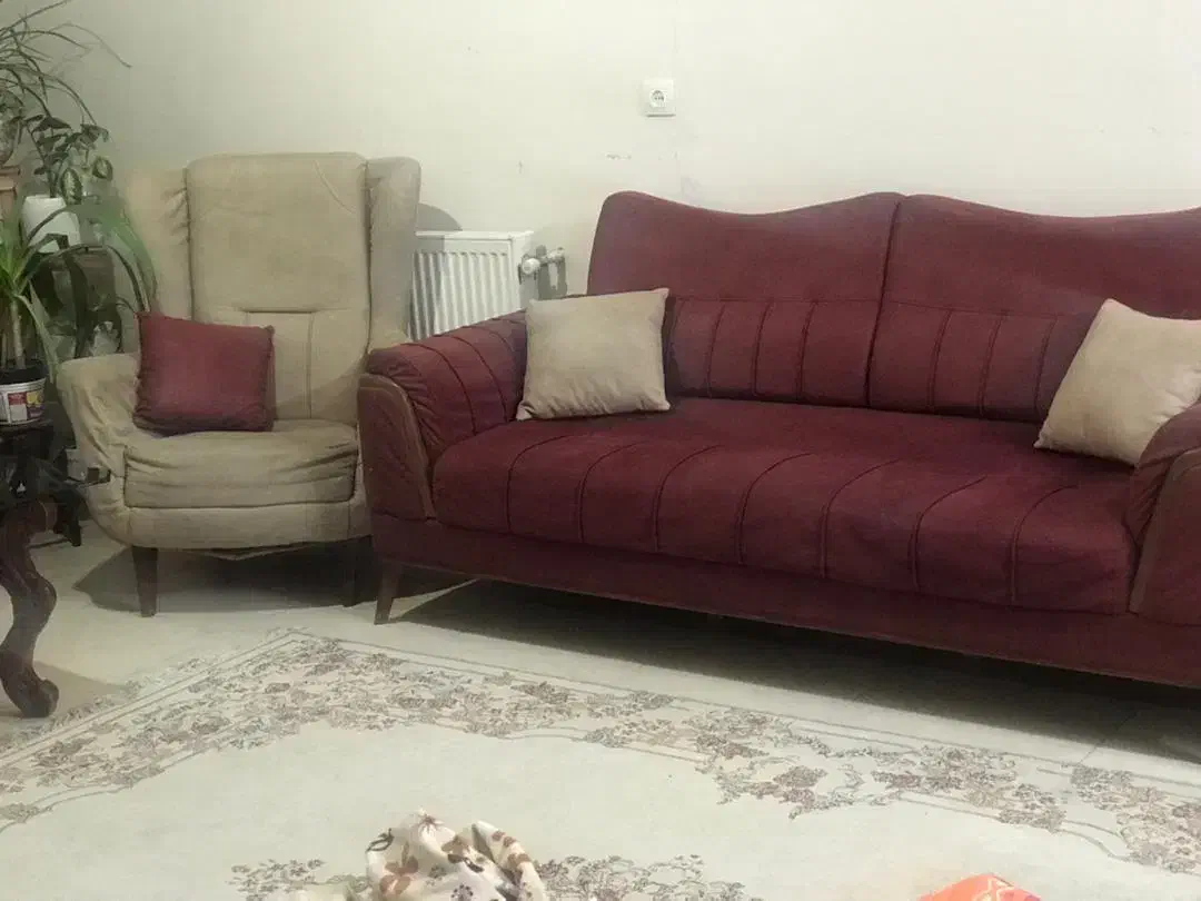 مبل ۷نفره تمیز|مبلمان خانگی و میز عسلی|اصفهان, باغ دریاچه|دیوار