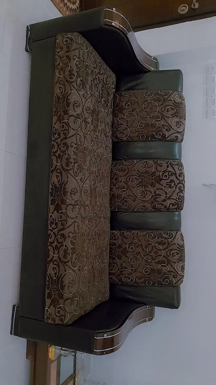 مبل چرم و در حد نو|مبلمان خانگی و میز عسلی|زنجان, |دیوار