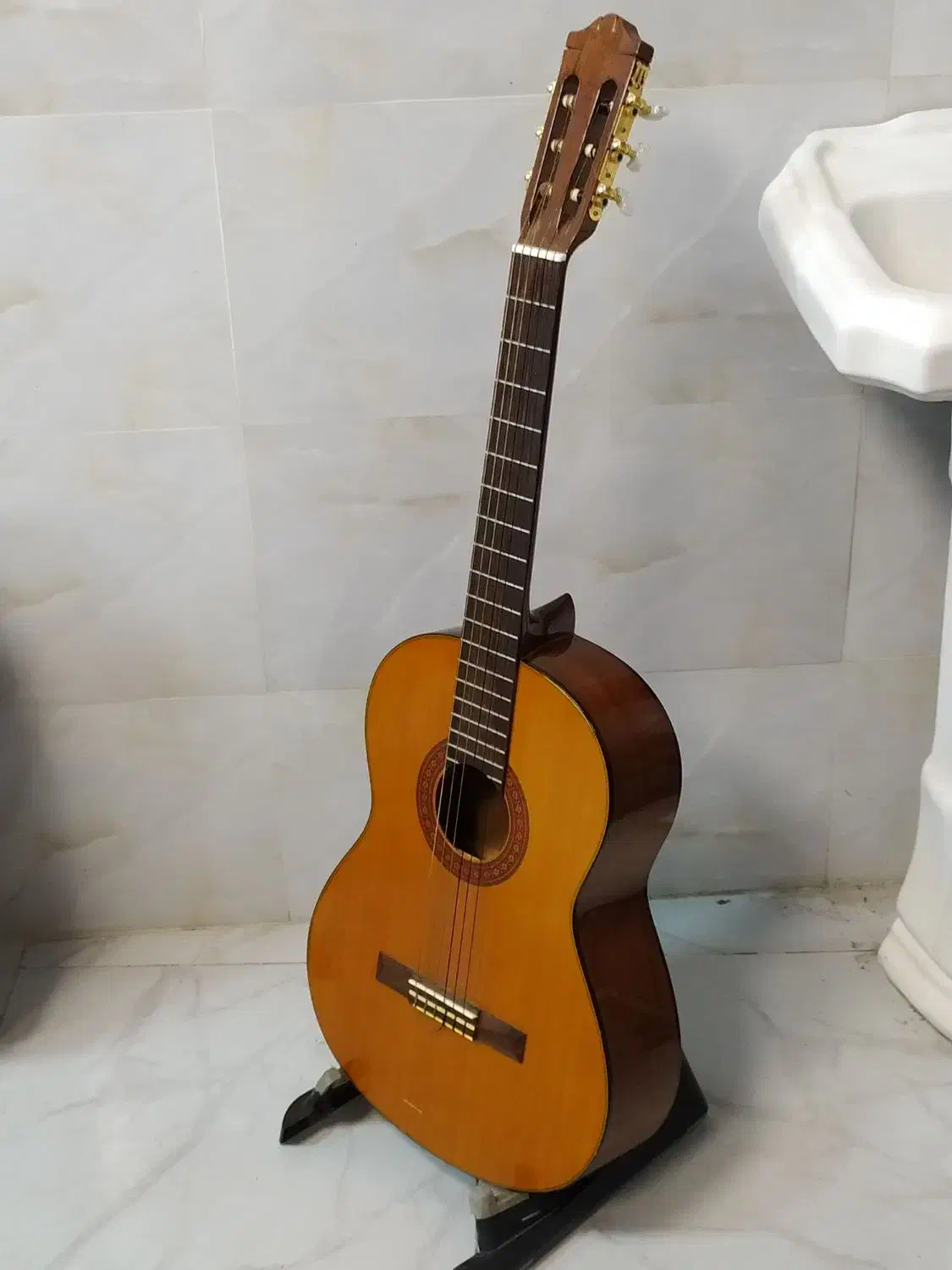 گیتاراصل c70 اندلوزی|گیتار، بیس، امپلیفایر|صوفیان, |دیوار