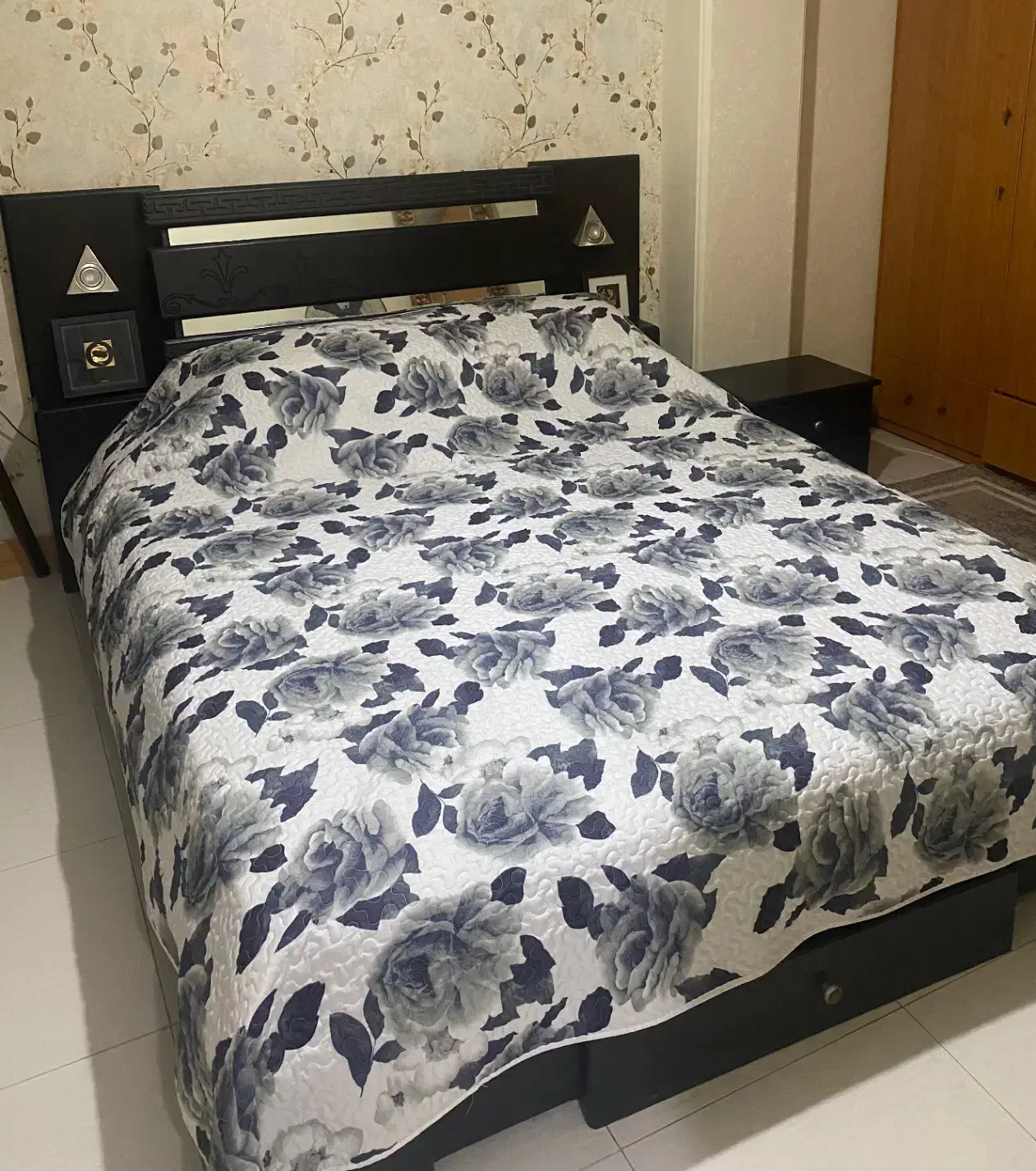 تخت دو نفره سالم|تخت و سرویس خواب|رشت, گلباغ نماز|دیوار