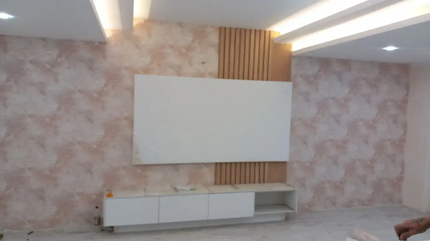 نصب انواع کاغذ دیواری|خدمات پیشه و مهارت|اصفهان, باغ کاران|دیوار