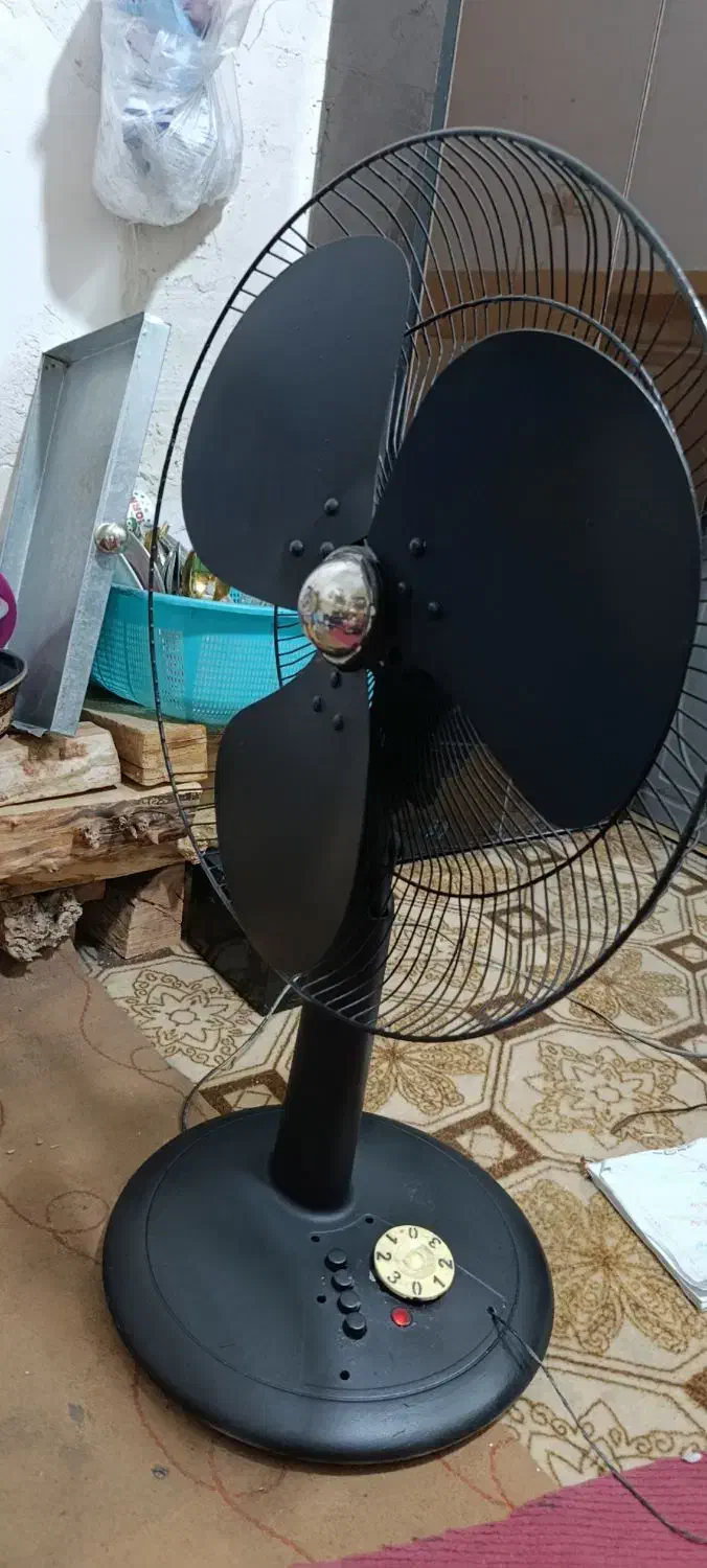 پنکه قدیمی اصلی قیمت پیشنهادی|پنکه و تصفیهکنندهٔ هوا|زاهدان, |دیوار