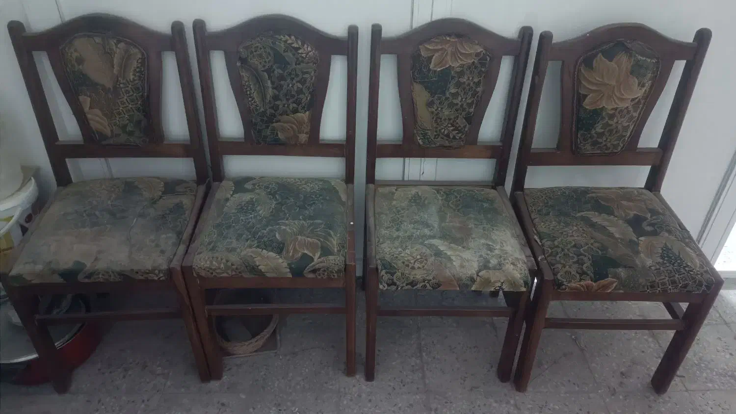 ۴ عدد صندلی چوبی|صندلی و نیمکت|دزفول, |دیوار