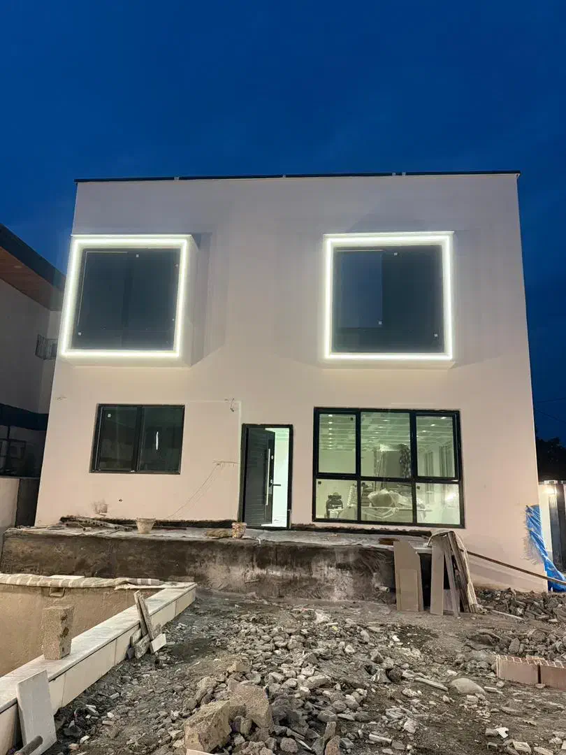 برقکار ، لوله گذاری ، سیم کشی ، لاین نوری|خدمات پیشه و مهارت|عباسآباد, |دیوار