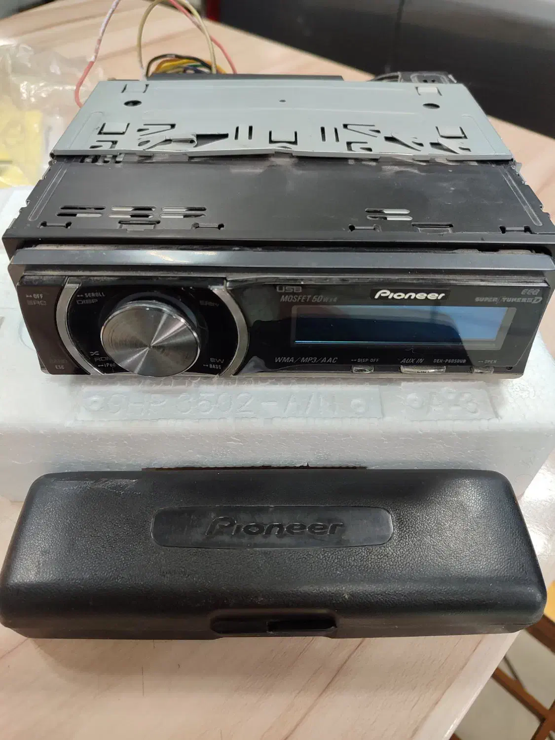 پخش 6050 پایونیر اصلی و مانیتور سرصندلی با فاکتور|قطعات یدکی و لوازم جانبی|شیراز, سیلو|دیوار