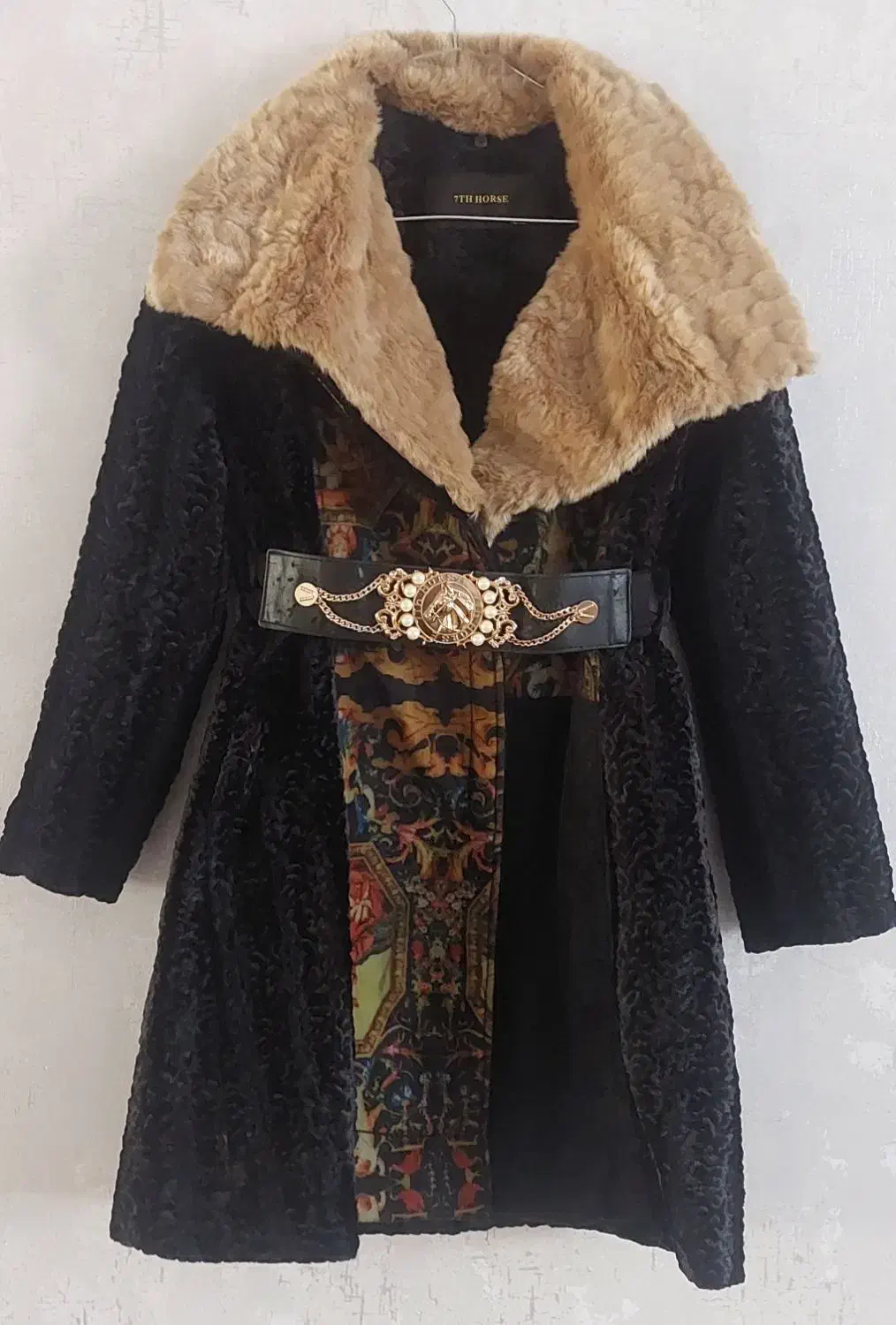 پالتو|لباس|خرم‌آباد, |دیوار