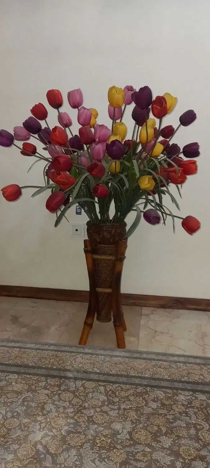 گل لاله و گلدان مصنوعی|گل مصنوعی|تهران, حکیمیه|دیوار