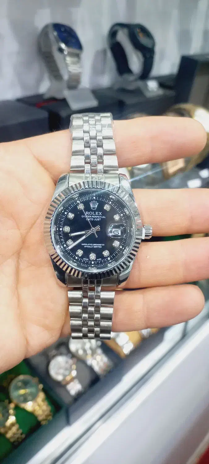 ساعت مردونه|ساعت|نیشابور, محله میدان باغات|دیوار