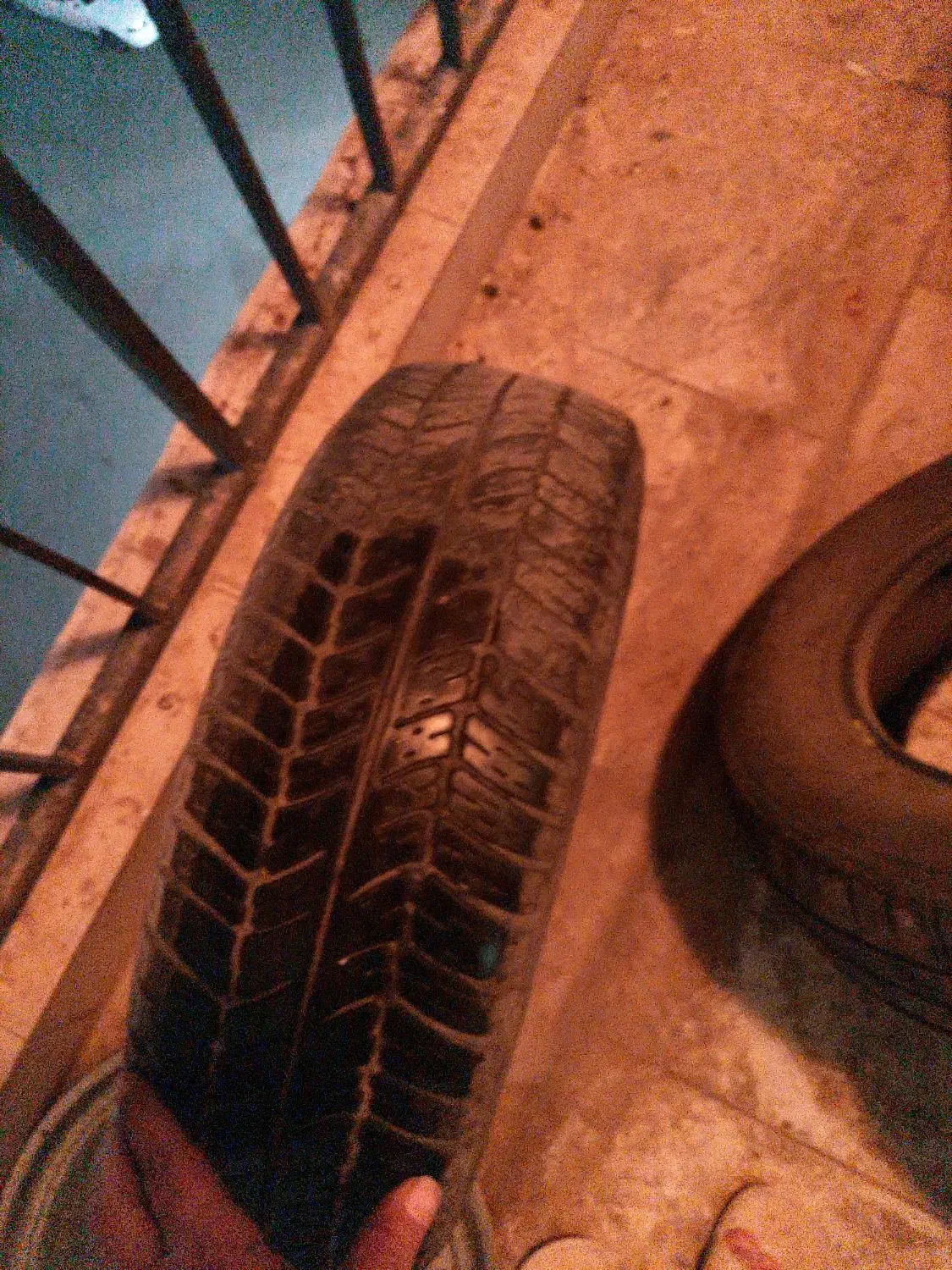 لاستیک دسته دوم|قطعات یدکی و لوازم جانبی|پردیس, فاز ۱۱|دیوار