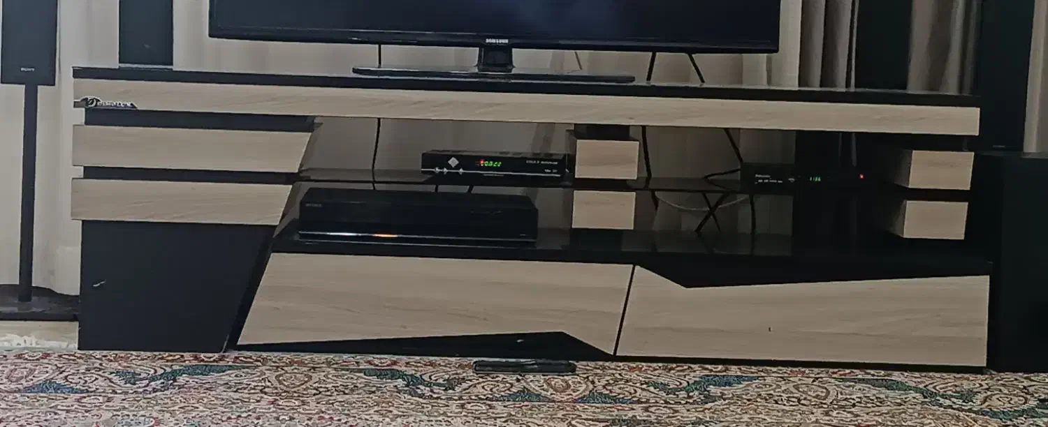 دو عدد میز تلویزیون|میز تلویزیون|بندرلنگه, |دیوار