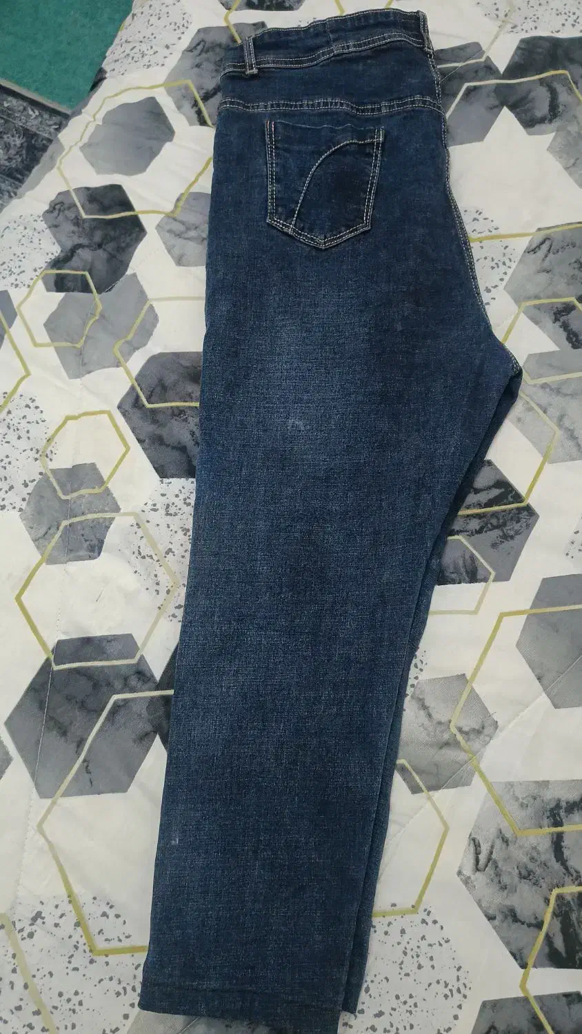 شلوار جین|لباس|شیراز, مبعث|دیوار