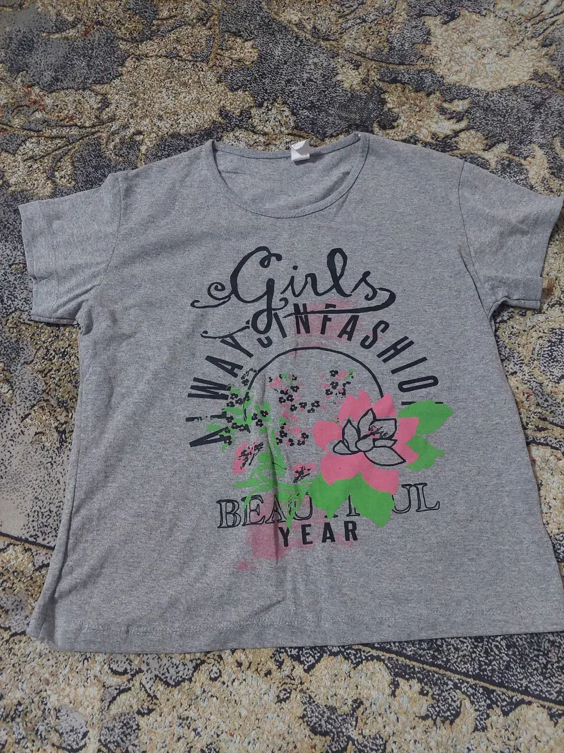 لباس|لباس|مشهد, امیر|دیوار