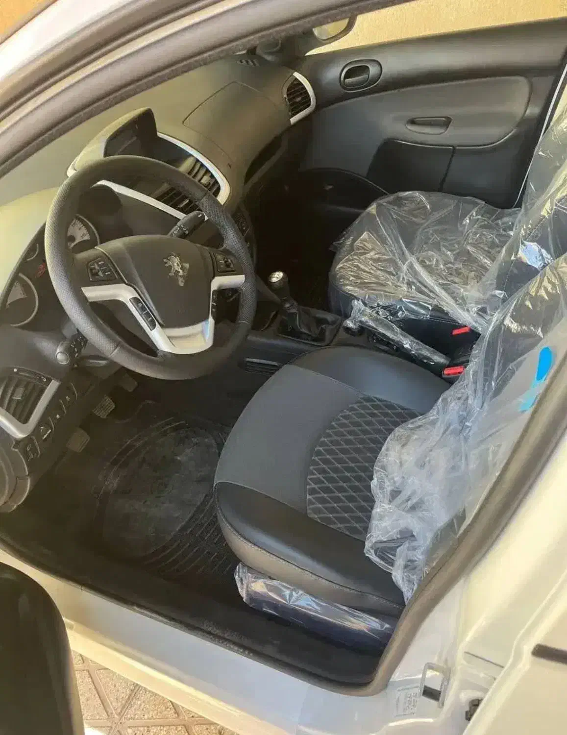 207 پاناروما ارتقاء یافته 1403|خودرو سواری و وانت|صدرا-فارس, فاز ۲|دیوار