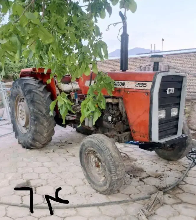تراکتور ۲۸۵ مدل ۸۳ و ۶۹ و ۶۴|خودرو سنگین|باغ بهادران, |دیوار