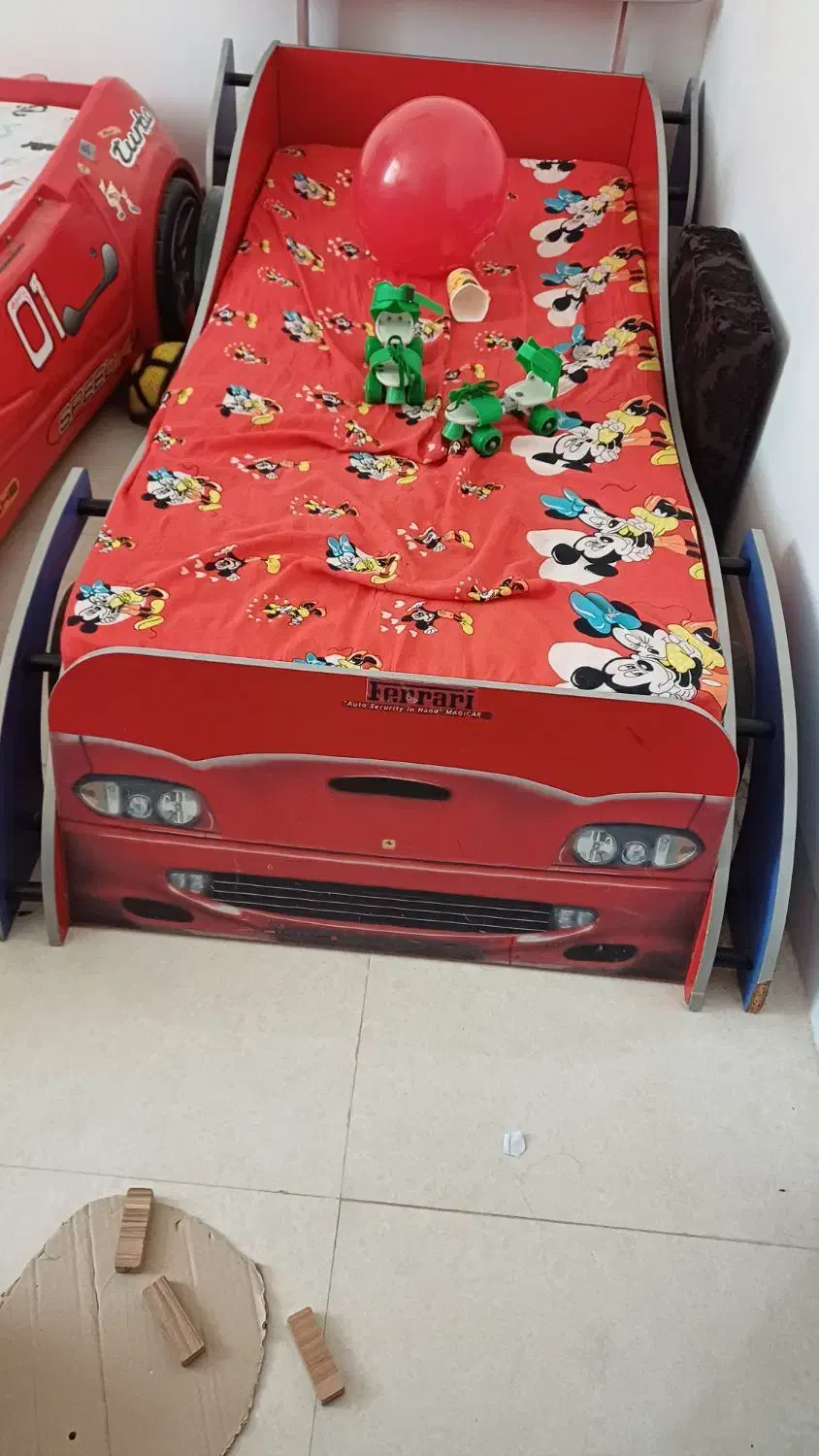 تخت خواب با تشک و کفش  اسکیت|اسباب و اثاث بچه|اردکان, |دیوار
