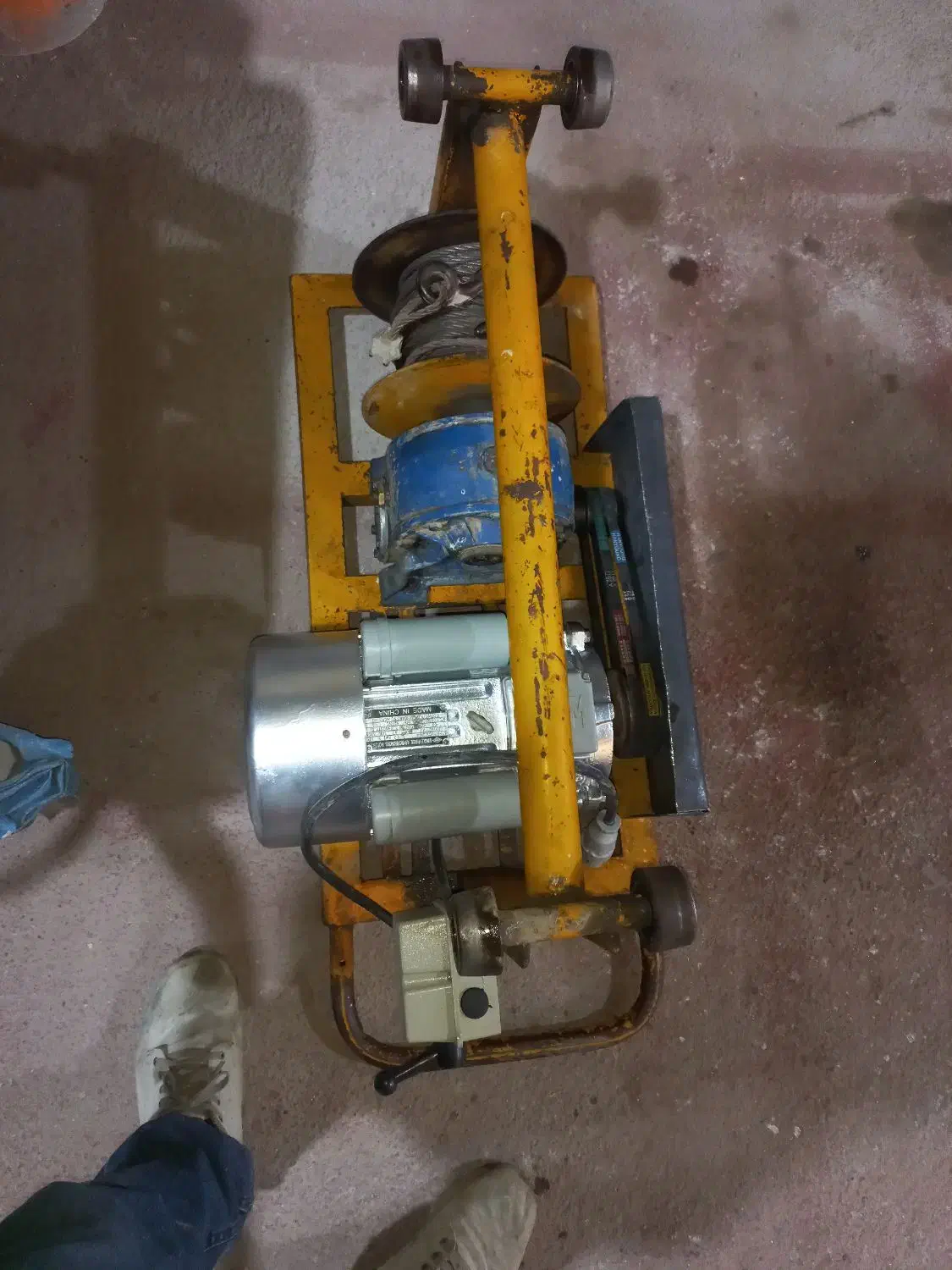 بالابر ساختمانی موتور و گیریبکس و پایه سنگین|مصالح و تجهیزات ساختمان|مبارکه, |دیوار