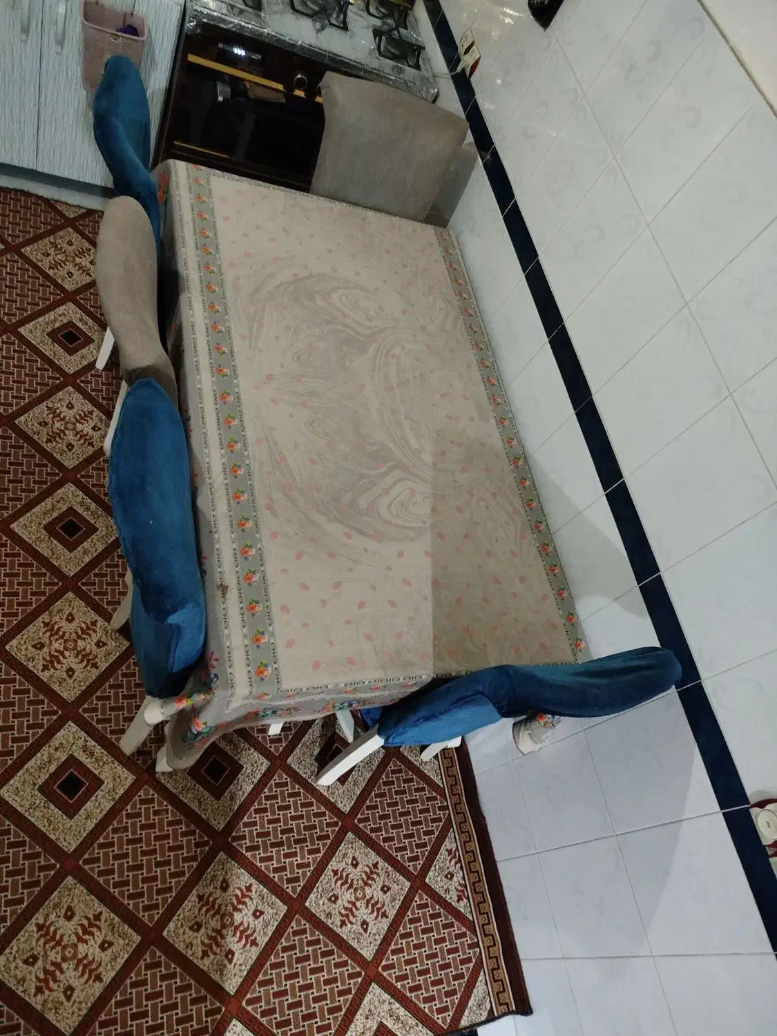 میز نهار خوری|میز و صندلی غذاخوری|آشخانه, |دیوار