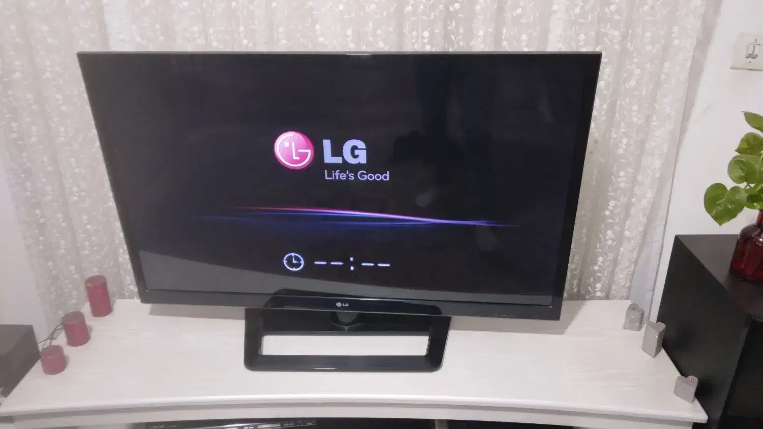 تلوزیون|تلویزیون و پروژکتور|بومهن, |دیوار