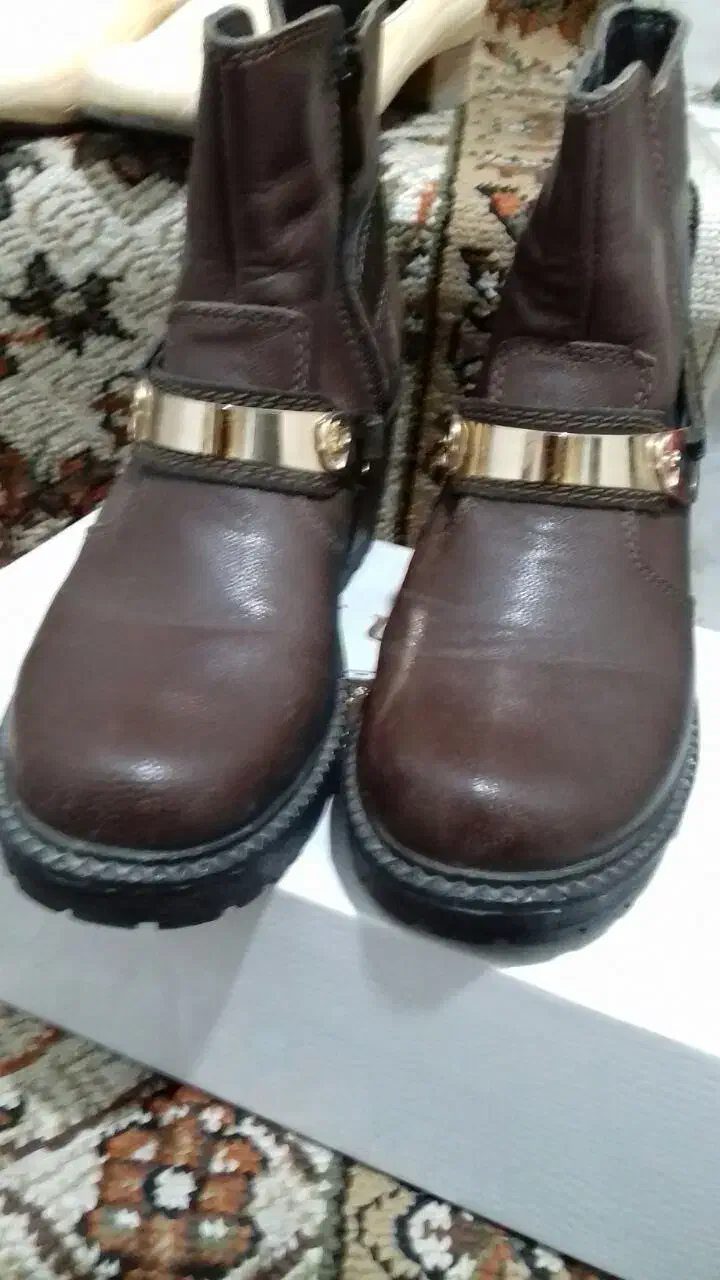 نیم بوت ها سالم سایز 39 3 جفت هست|کیف، کفش، کمربند|نیشابور, فرح بخش|دیوار