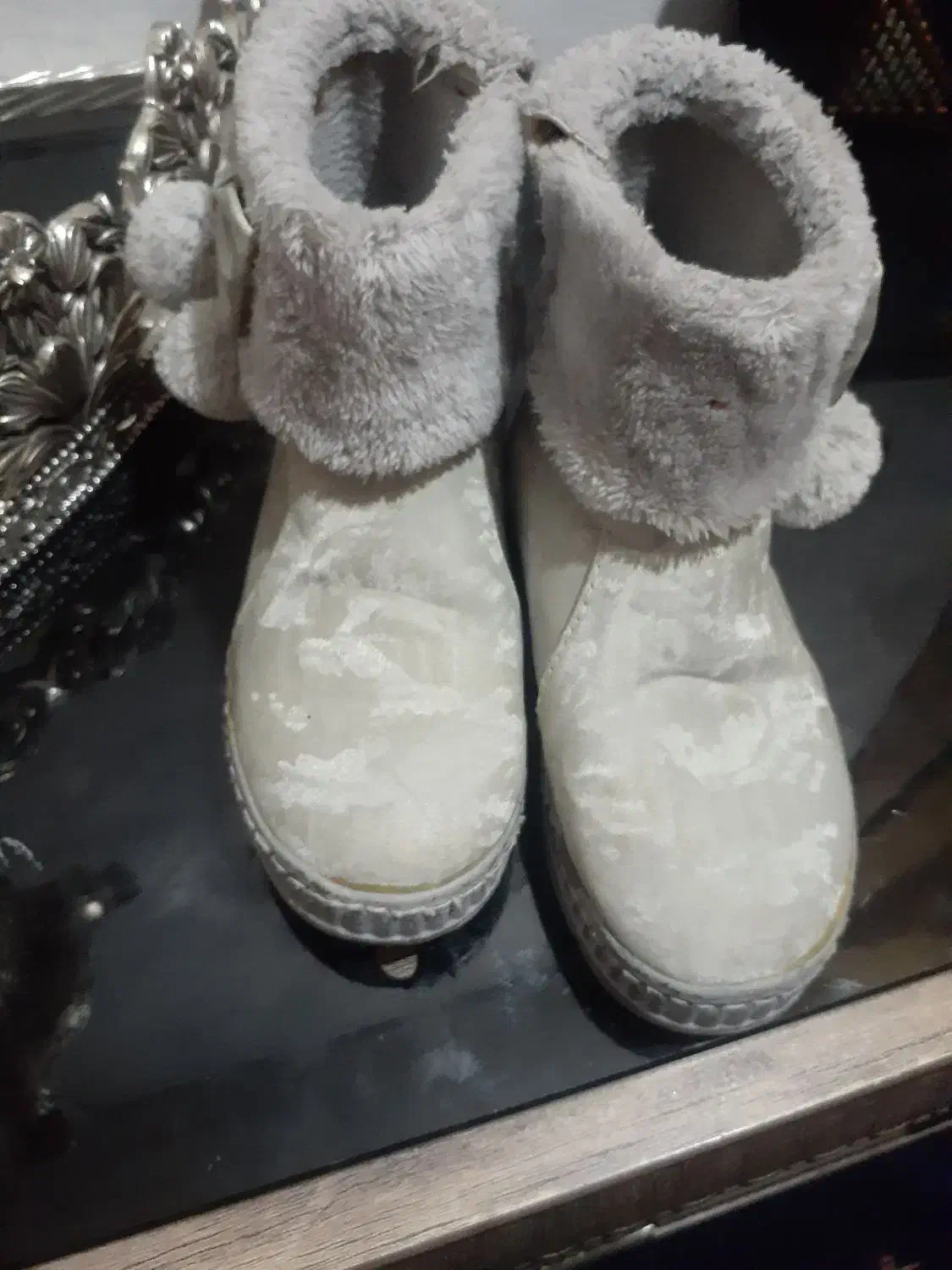 کفش ۲۰۰|کیف، کفش، کمربند|دماوند, مسکن مهر گیلاوند|دیوار