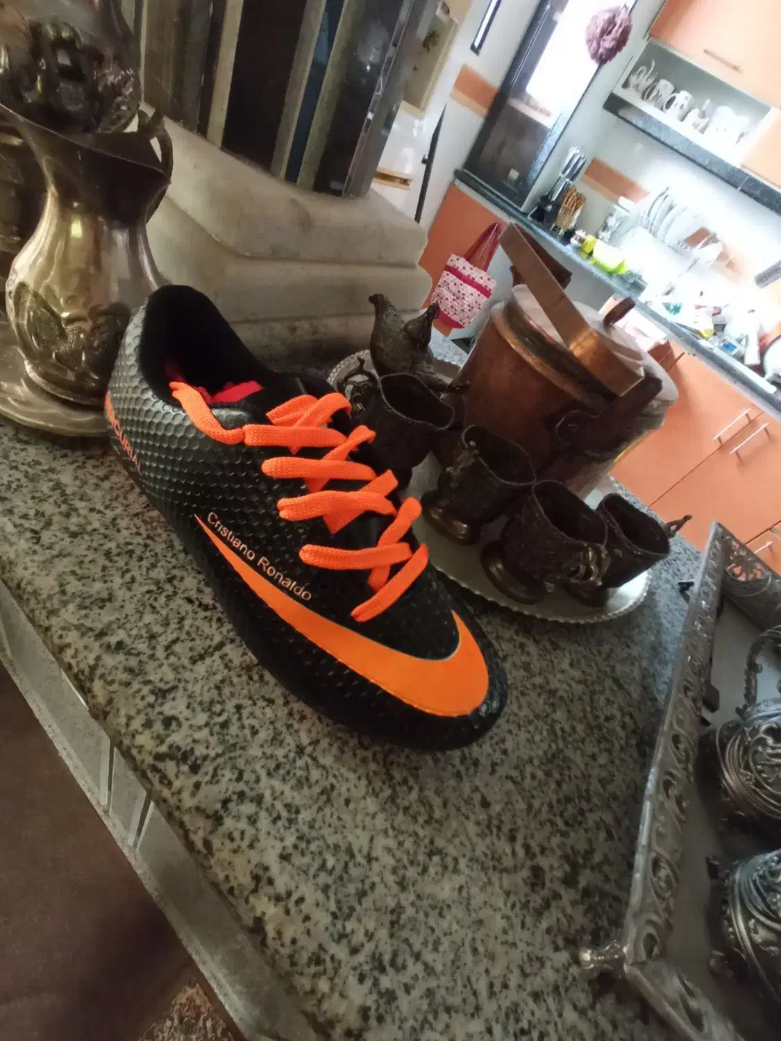 کفش فوتبال چمن سالنی جورابی|کیف، کفش، کمربند|ساری, |دیوار