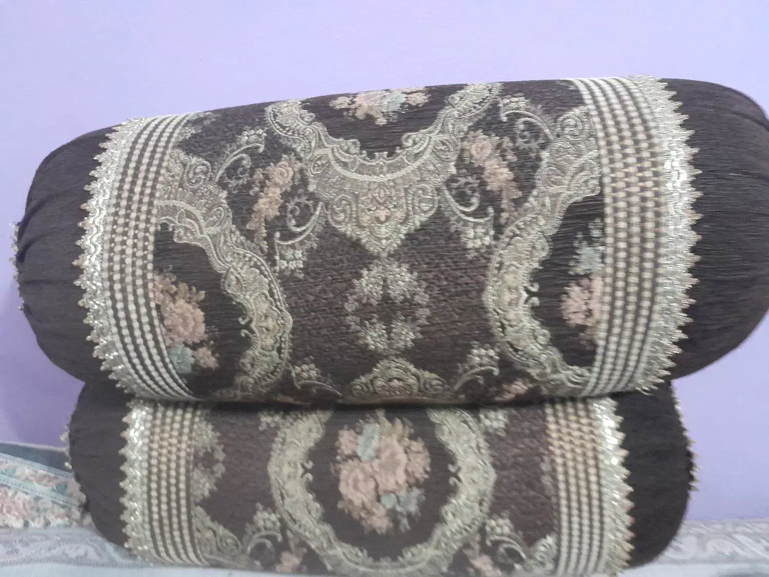 ۴ عدد بالش|رختخواب، بالش، پتو|ایذه, |دیوار