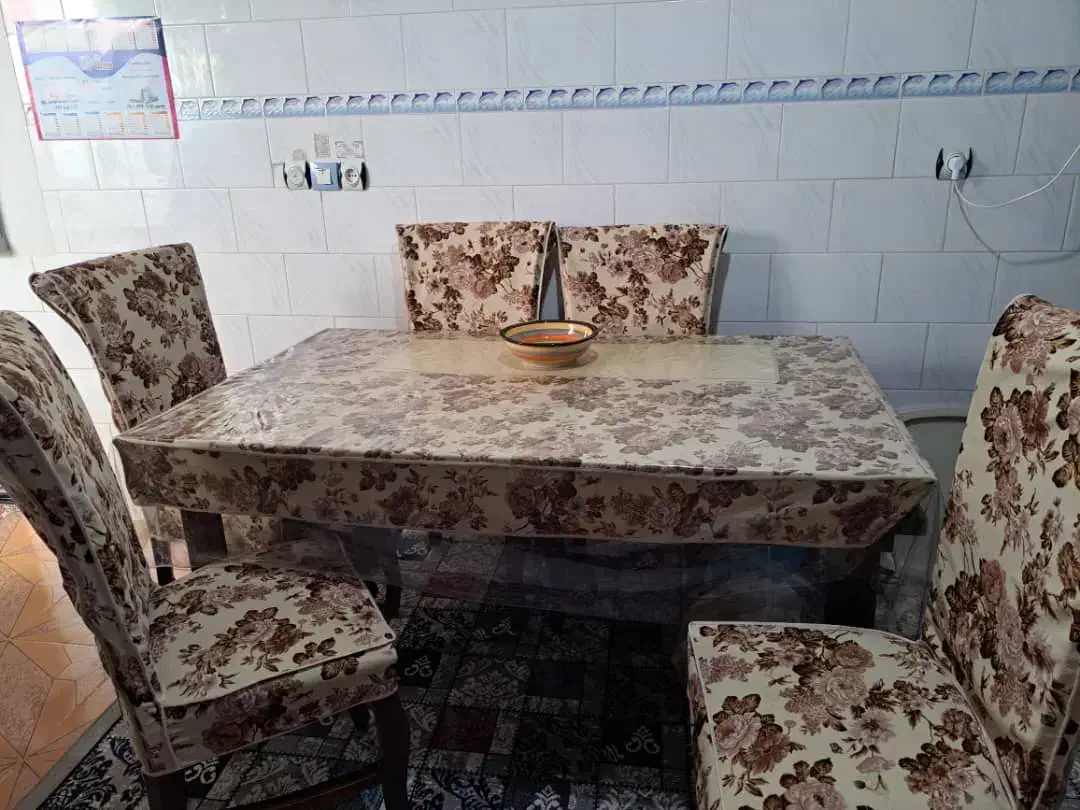 میز ناهار خوری ۶ نفره در حد نو با کاور|میز و صندلی غذاخوری|دهدشت, |دیوار