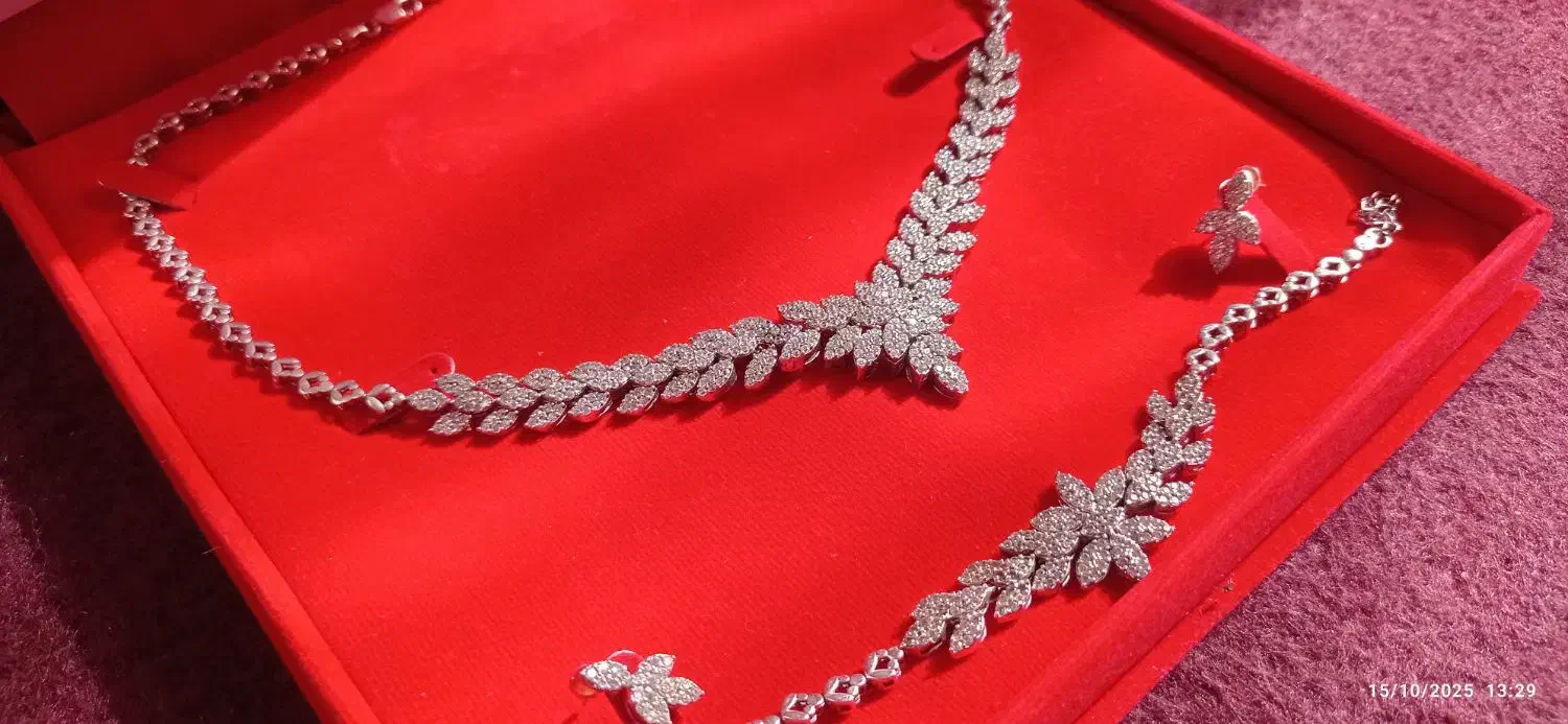 سرویس لاکچری نقره آبکاری طلا سفید|جواهرات|خوی, |دیوار