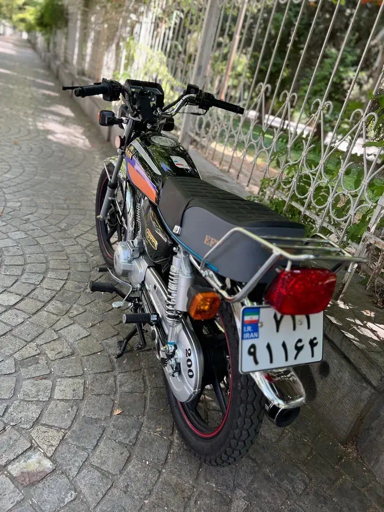 موتور سیکلت|موتورسیکلت|شیراز, بعثت|دیوار