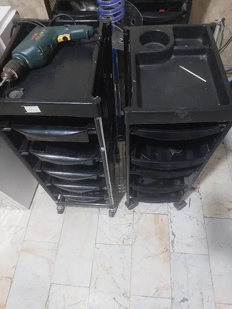 میز ناخن اینه ترولی دو عدد میزرمنش. و.|آرایشگاه و سالن‌های زیبایی|تهران, جوادیه تهرانپارس|دیوار