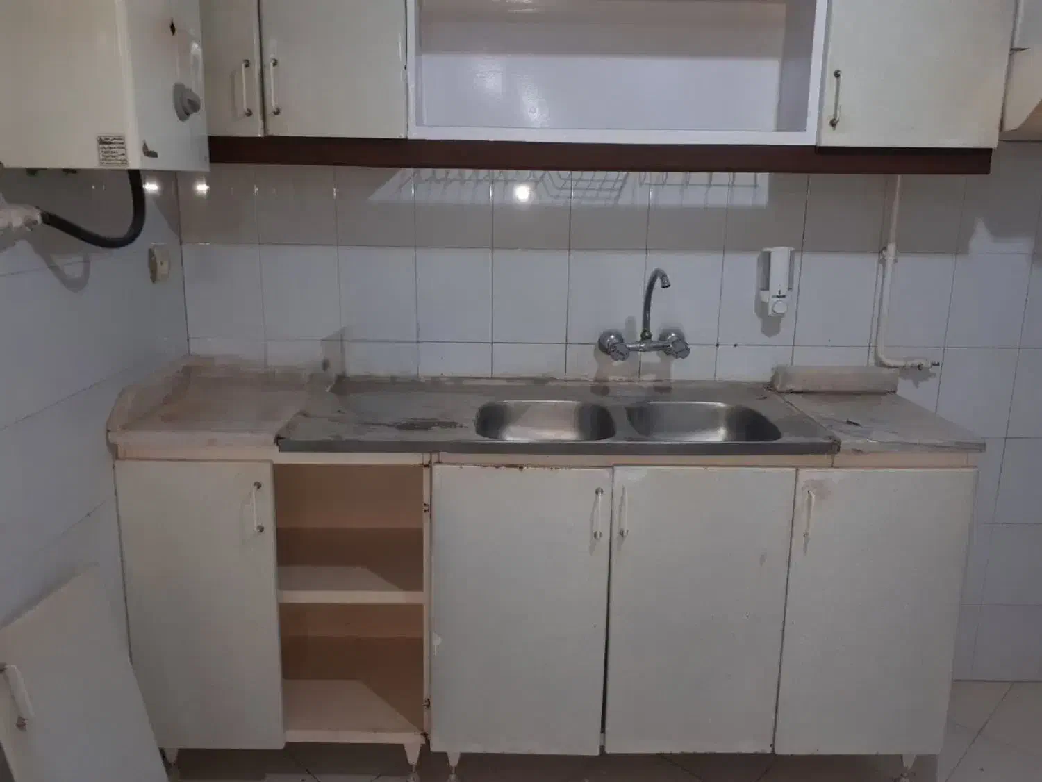 کابینت درحد نو به همراه ابچکان و سینک|آبچکان و نظمدهنده ظروف|قزوین, |دیوار