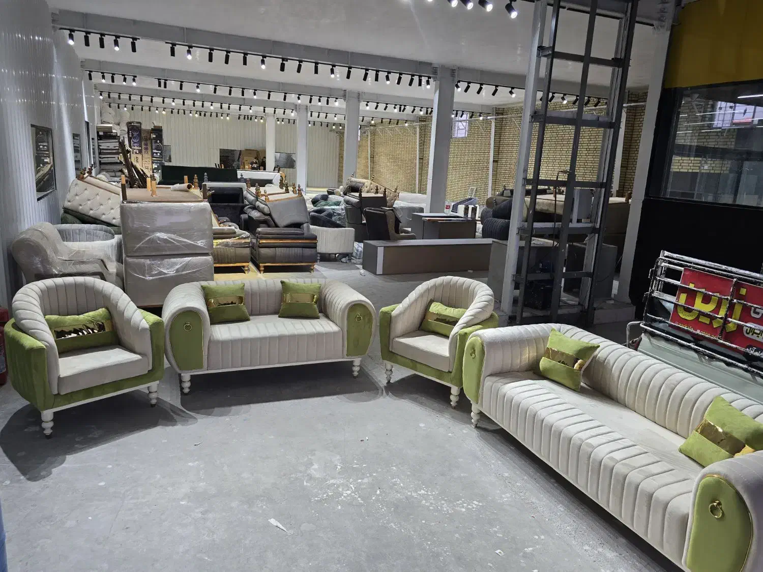 زرکالا برترین تولیدکننده مبلمان خانه شما|مبلمان خانگی و میز عسلی|یاسوج, |دیوار