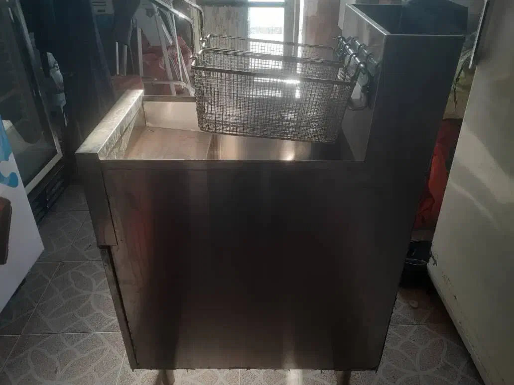 دستگاه اشپزی|کافی‌شاپ و رستوران|شیراز, کوشک میدان|دیوار