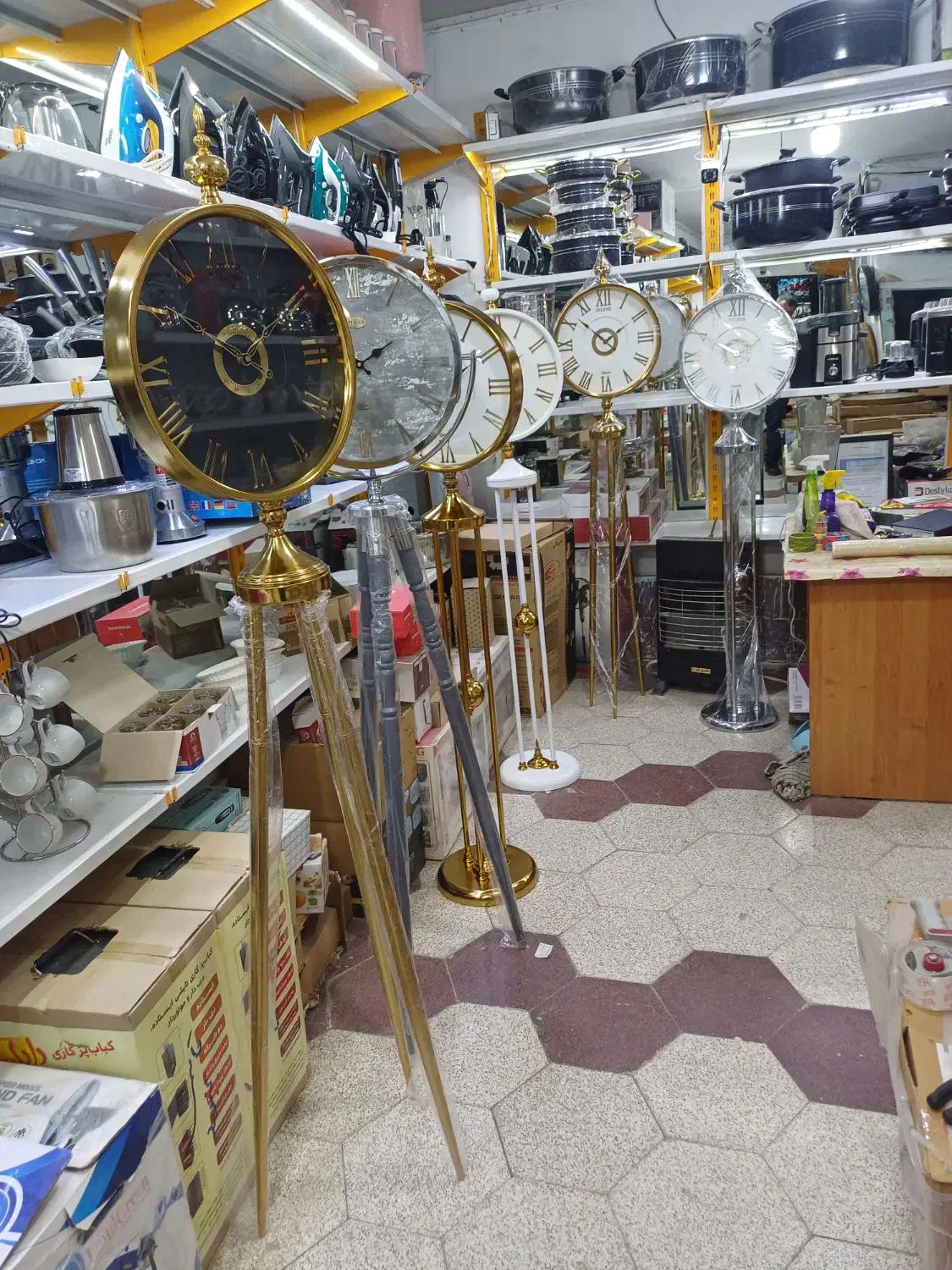 ساعت ایستاده فلزی با ابکاری|ساعت دیواری و تزئینی|بجنورد, |دیوار