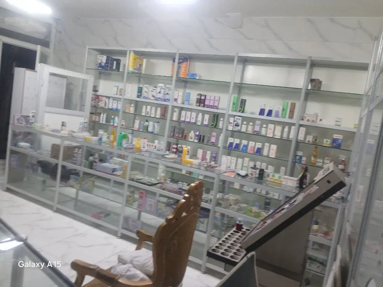 تمام ویترین ها همش یک جا به فروش میرسد|فروشگاه و مغازه|جوانرود, |دیوار