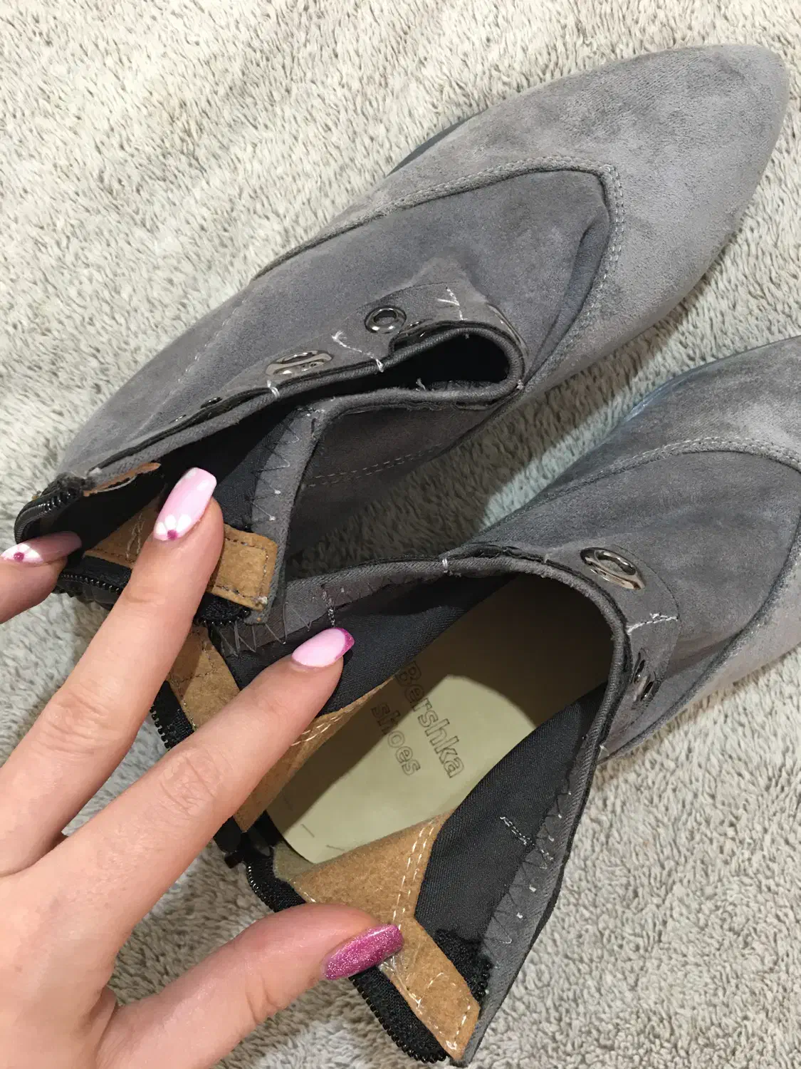 کفش|کیف، کفش، کمربند|رشت, بازار|دیوار