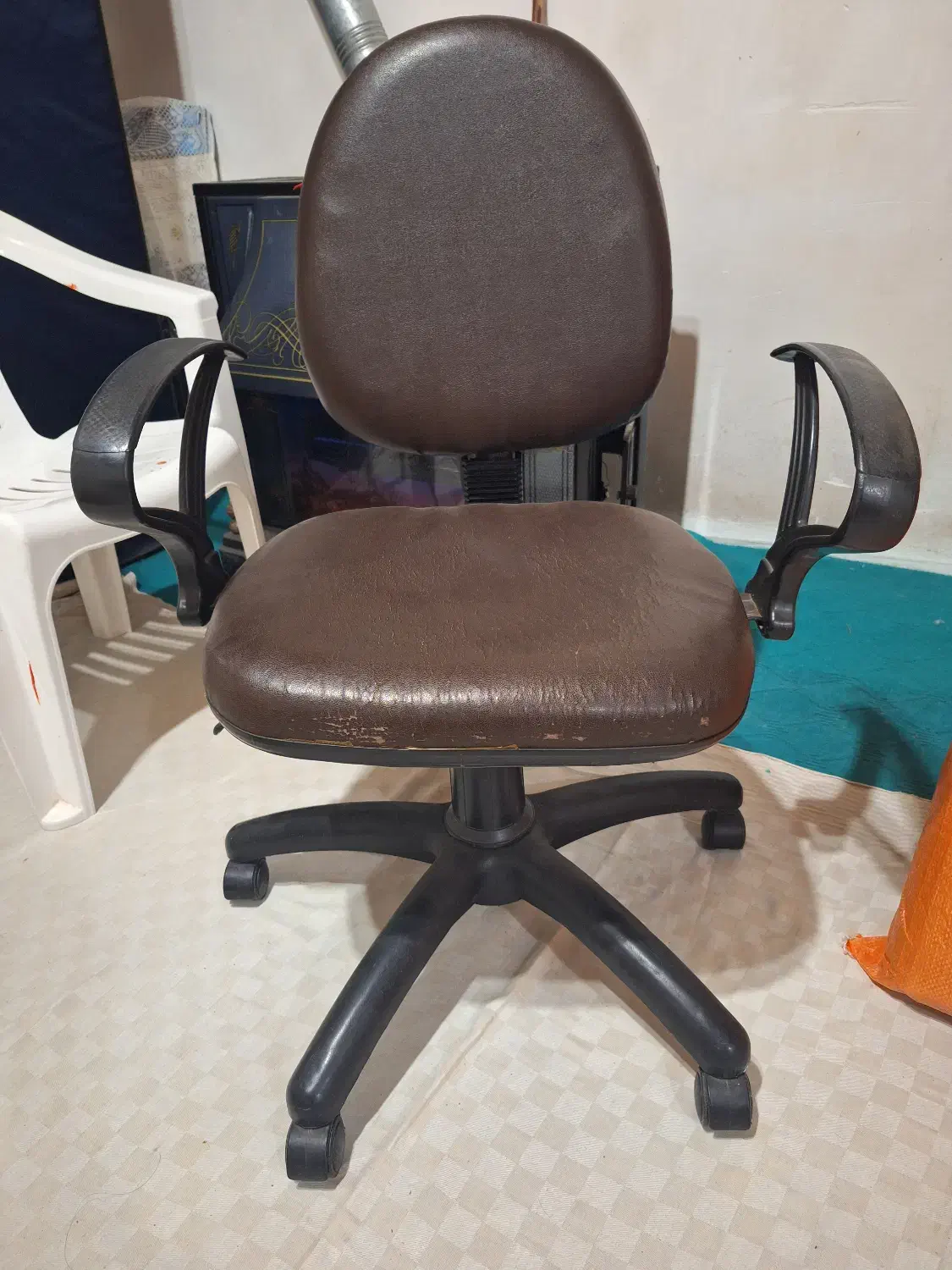 صندلی چرخدار|مبلمان اداری|لشت نشا, |دیوار