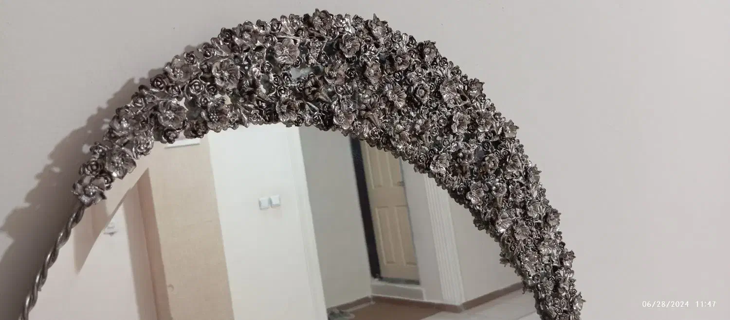 ایینه|آینه|شهریار, شهریار|دیوار