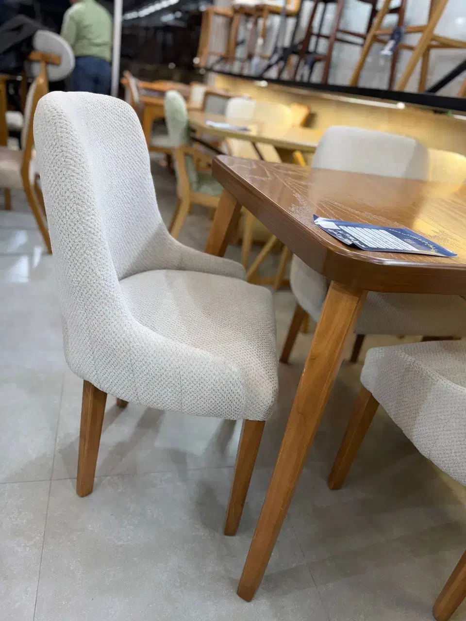 ناهار خوری ویول عماد|میز و صندلی غذاخوری|یزد, |دیوار