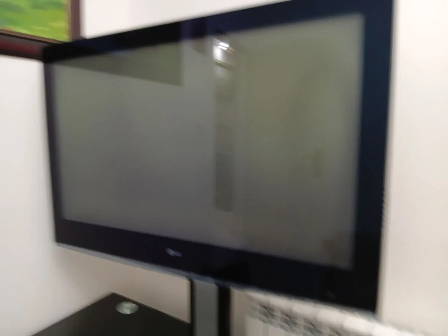 تلویزیون LG همراه میز تلویزیون شیشه ای|تلویزیون و پروژکتور|تهران, جنتآباد جنوبی|دیوار